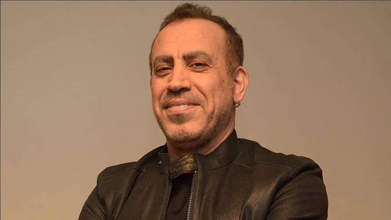 Haluk Levent Yoğun Bakıma Alındı: Sağlık Durumu Hakkında Son Bilgiler kapak görseli, soyut, yüz ve yazı yok