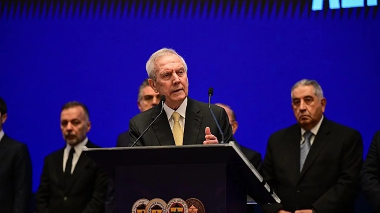 Aziz Yıldırım'dan Fenerbahçe Açıklamaları: Avrupa Hedefi ve Hoca Adayları kapak görseli, soyut, yüz ve yazı yok