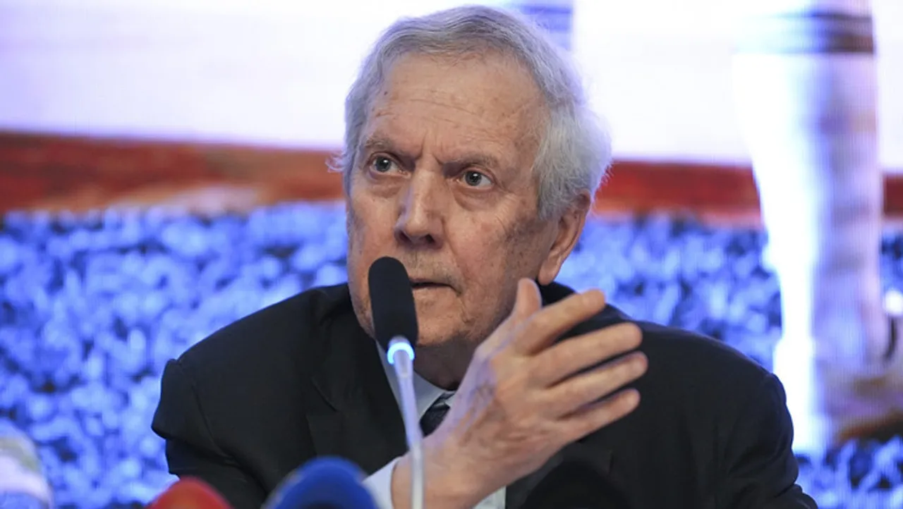 Aziz Yıldırım'dan Transfer ve Teknik Direktör Açıklamaları: Golcüler Yolda kapak görseli, soyut, yüz ve yazı yok