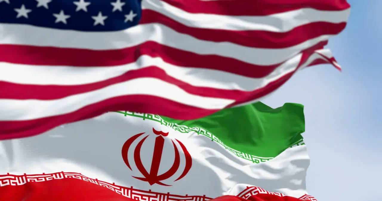 İran'dan Trump'a Sert Yanıt: Diplomasiye İhanet Ediyor İddiası kapak görseli, soyut, yüz ve yazı yok