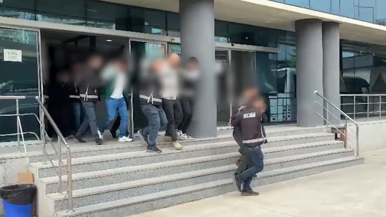 İş İnsanlarına Zorla Çek İmzalatan Suç Örgütüne Operasyon: Altı Tutuklama kapak görseli, soyut, yüz ve yazı yok