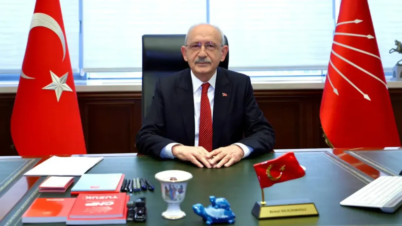 Kemal Kılıçdaroğlu CHP Genel Başkanlığına Döndü: İlk Fotoğraf Paylaşıldı kapak görseli, soyut, yüz ve yazı yok