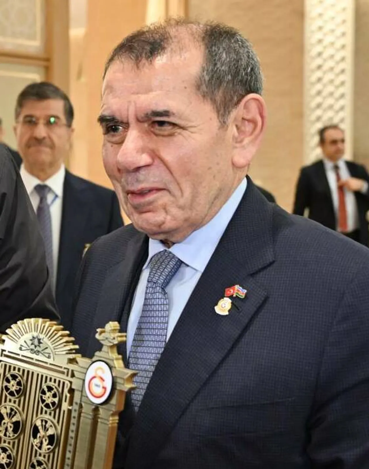 Dursun Özbek Kimdir, Nereli, Neden Gündemde? İşte Hayatı kapak görseli, soyut, yüz ve yazı yok