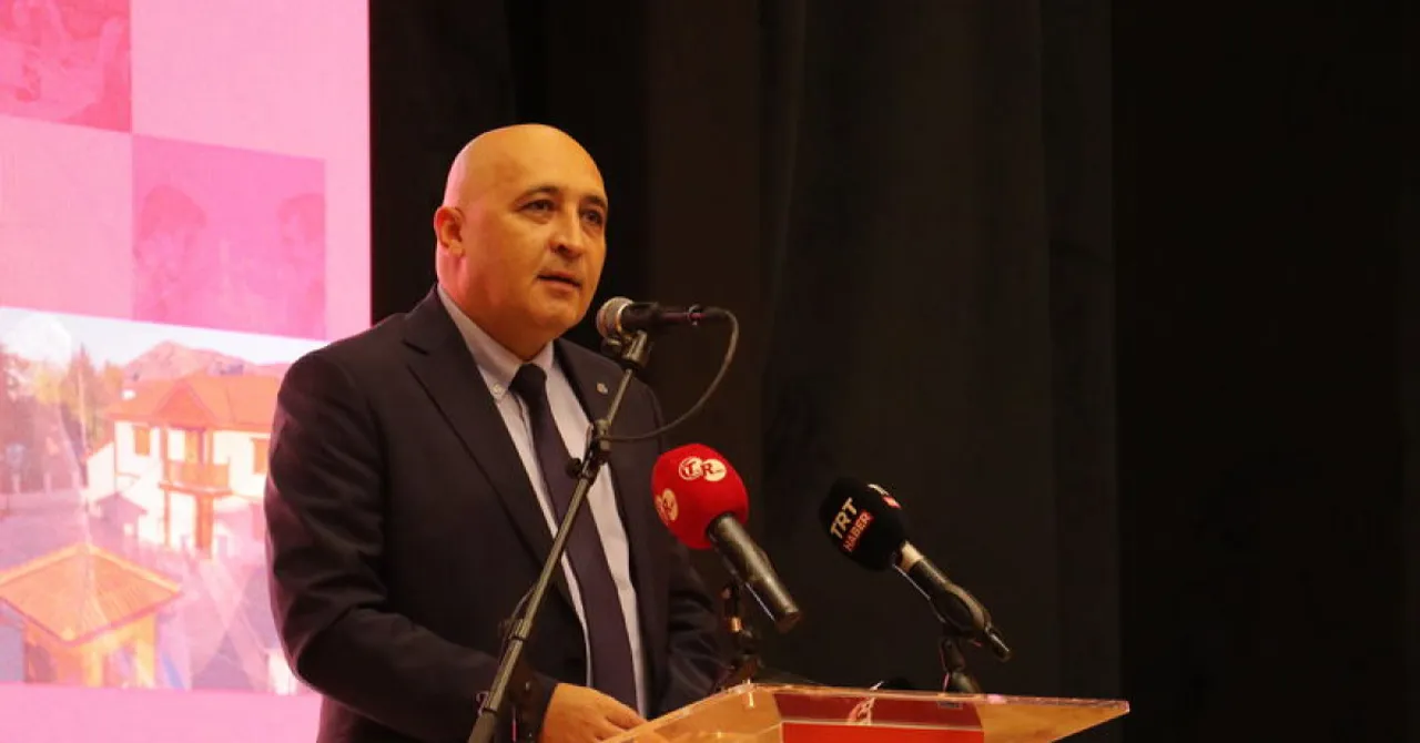 Kırcaali Belediye Başkanı Erol Mümün, İhale Usulsüzlüğüyle Sorgulandı kapak görseli, soyut, yüz ve yazı yok