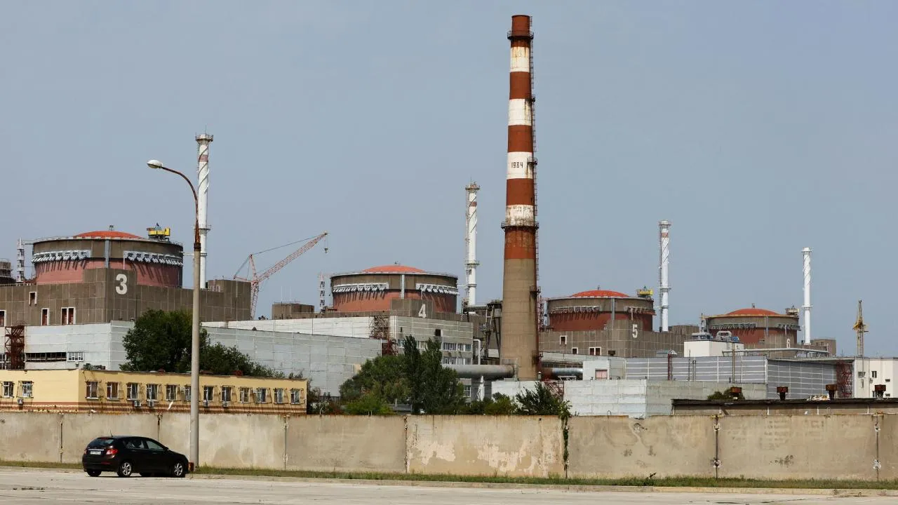 Zaporijya Nükleer Santrali'ne Ukrayna İHA Saldırısı: Rosatom Açıkladı kapak görseli, soyut, yüz ve yazı yok